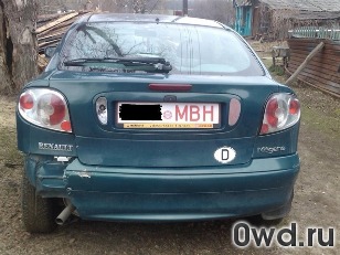 Битый автомобиль Renault Megane